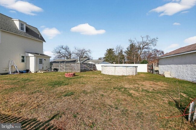 Building Photo - 810 Central Ave