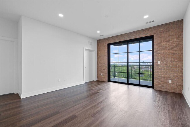 Building Photo - 4315 S Congress Ave
