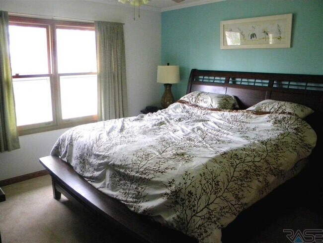 Building Photo - 4400 S Marion Rd