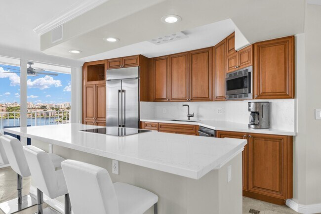 Building Photo - 500 S Ocean Blvd