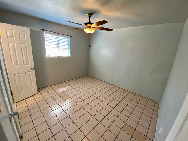 Building Photo - 3-Bedroom, 1.5 bath in Phoenix That’s read...