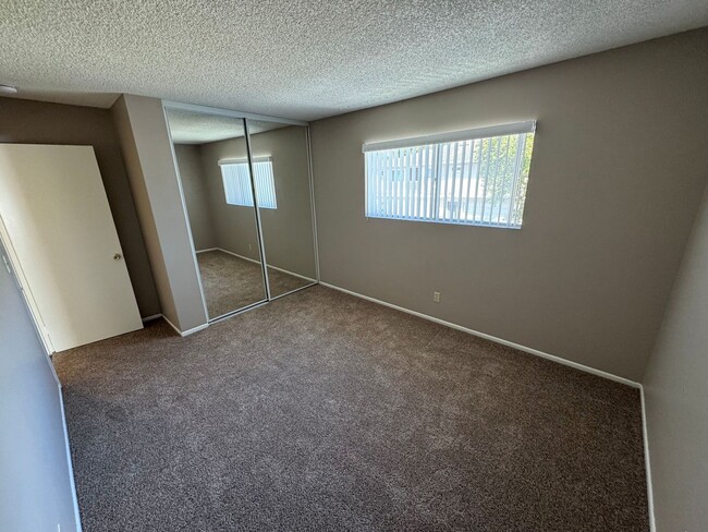 Building Photo - Coastal Living in Port Hueneme **MOVE-IN SPECIAL!** 1/2 OFF 1ST MONTHS RENT!