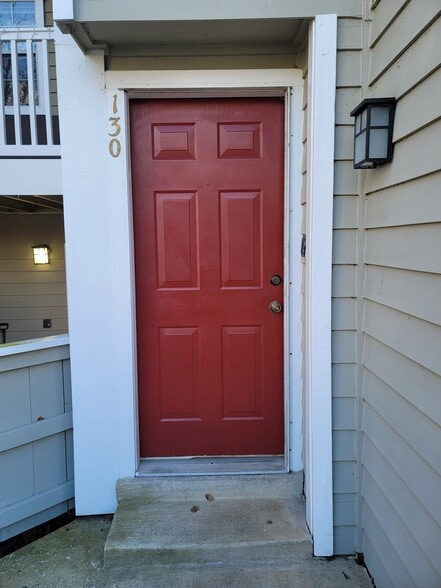 Entry - 5712 Chapman Mill Dr