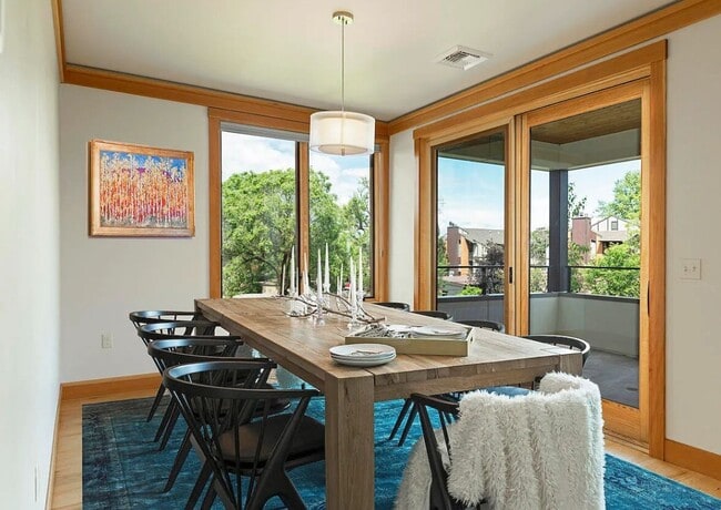 Building Photo - $2,295 / 2BD Luxury Condo