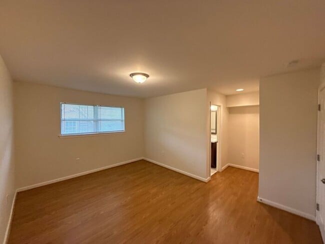 Building Photo - T.R. Lawing Realty Property