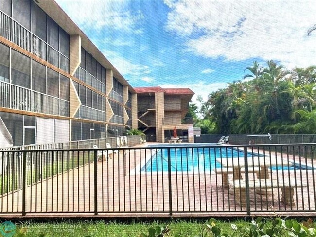 Building Photo - 2500 Coral Springs Dr