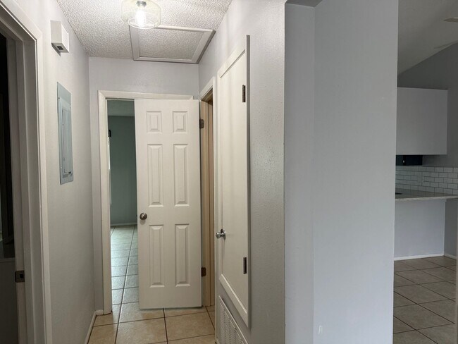 Building Photo - Duplex