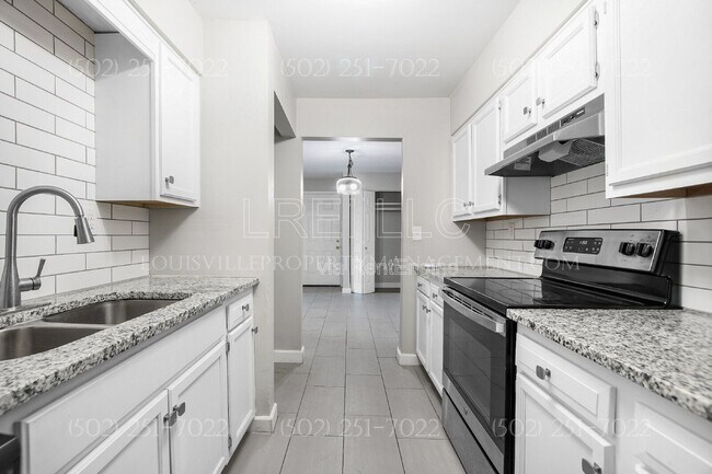 Building Photo - 3500 Lodge Ln