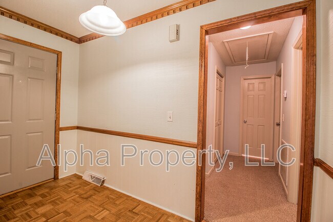 Building Photo - 102 Ticonderoga Dr