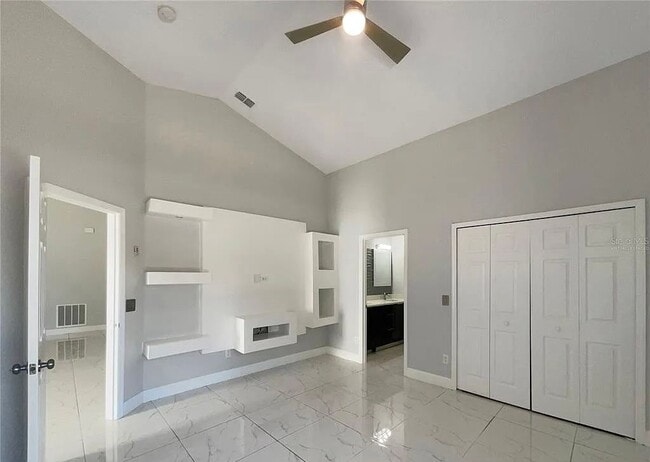 Building Photo - 292 Avanti St