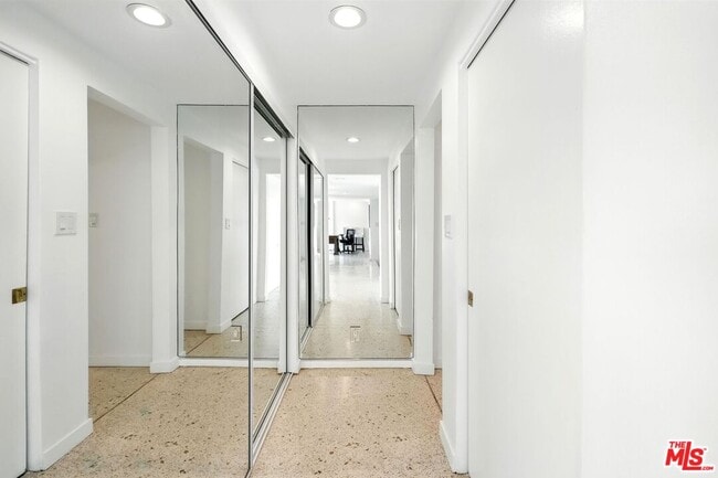 Building Photo - 14858 Round Valley Dr