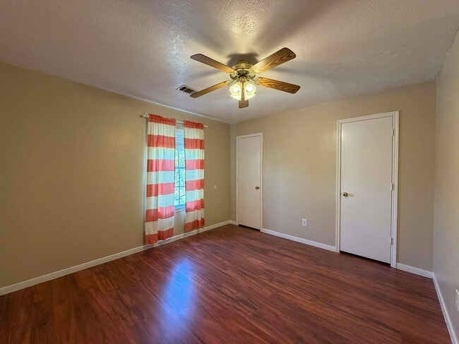 Building Photo - 18403 Willow Moss Dr