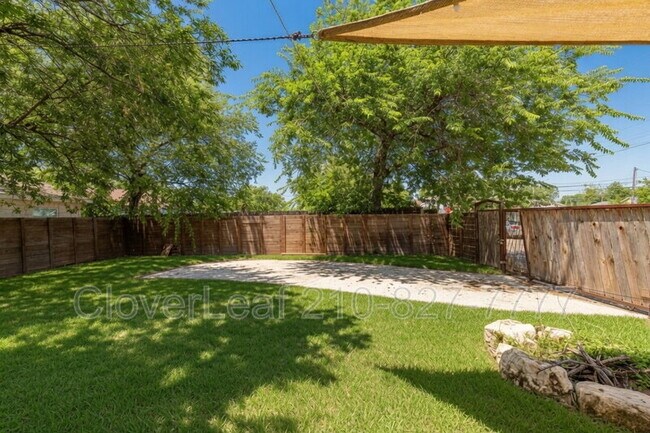 Building Photo - 242 Furnish Ave