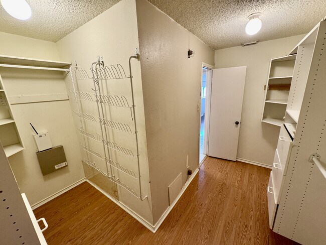 Building Photo - 7706 Sandia Bluff