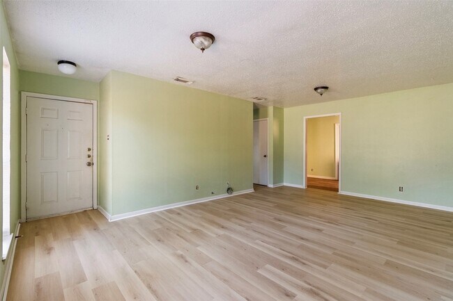 Building Photo - 309 Blake Dr