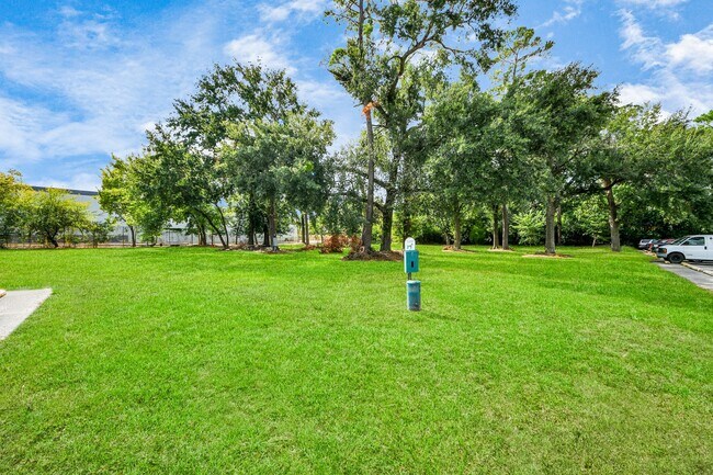 Building Photo - 1529 Wirt Rd