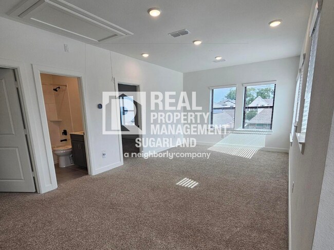 Building Photo - Move-In Ready Home in Sienna with Resort Amenities