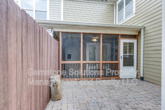 Building Photo - 301 Pennystone Cir