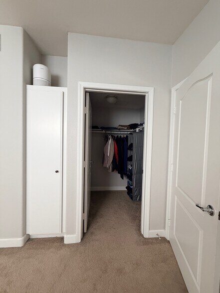 Master Closet - 3950 Ohio St