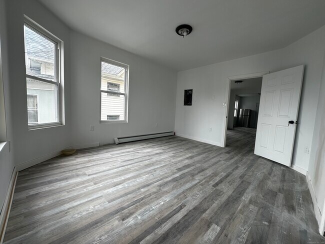 Building Photo - 210 Woodlawn Terrace