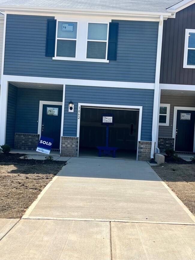 Building Photo - 1062 Winding Spg Dr