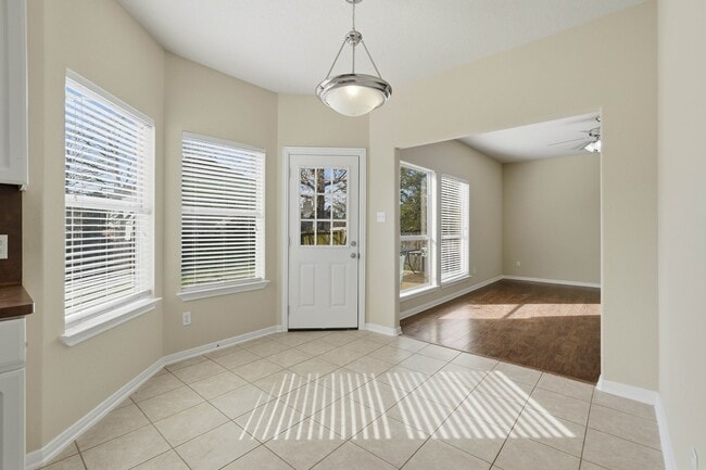 Building Photo - 12553 Canyon Hill Drive