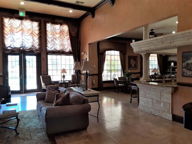 Building Photo - Annual unfurnished 2/2 condo in luxury development near Legacy Trail and Siesta Key.