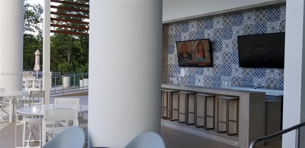Building Photo - 16385 Biscayne Blvd