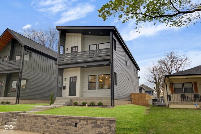 Building Photo - 1025 Churchman Ave