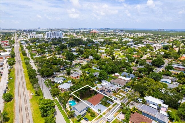 Building Photo - 254 SW 4th St