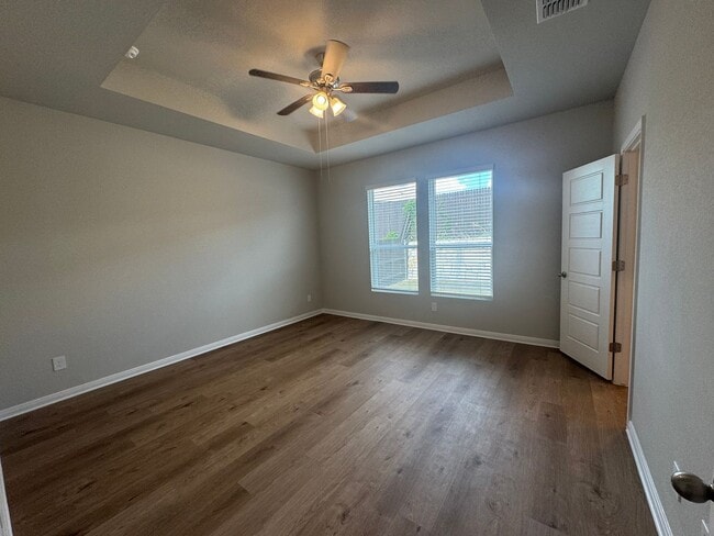 Building Photo - Stunning 3x2 Luxury Duplex in Buda, TX!