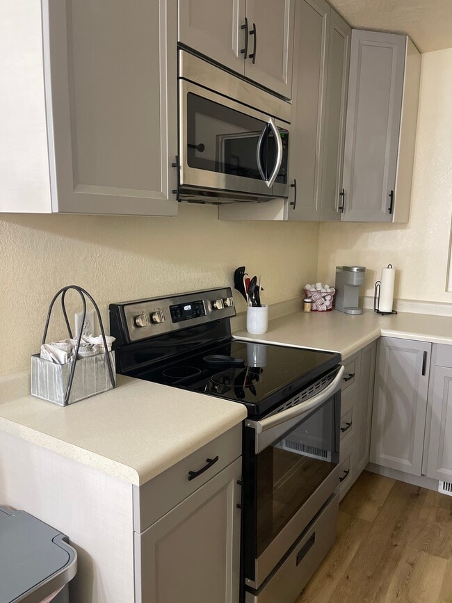 Building Photo - Rustic Farmhouse