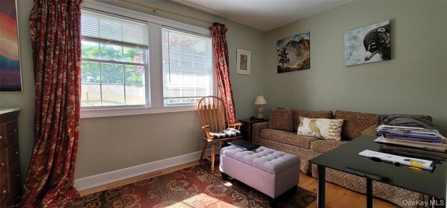 Building Photo - 23 Violet Pl