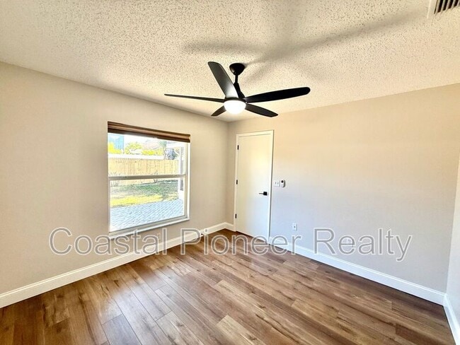 Building Photo - 8725 Huntfield St