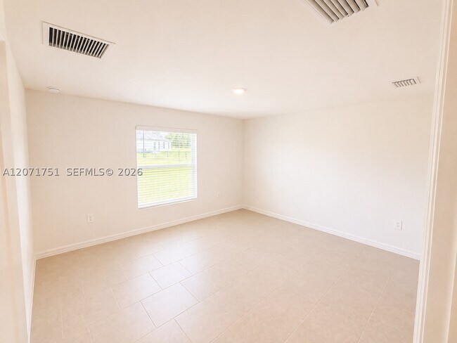 Building Photo - 17293 Cantu Ct