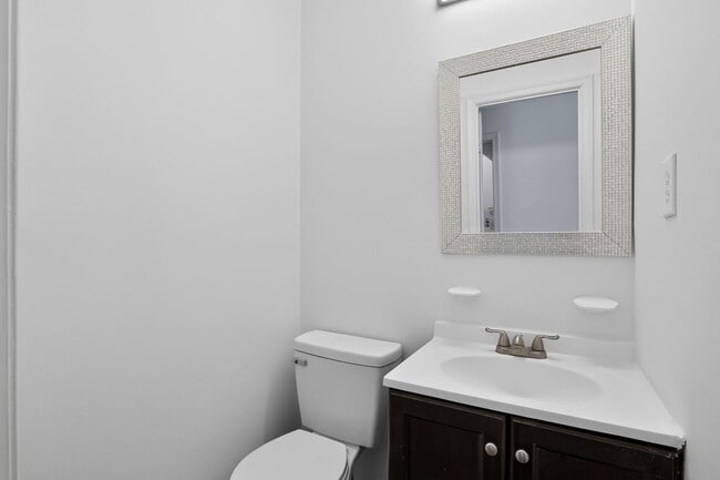 Building Photo - 21864 Ronald Dr