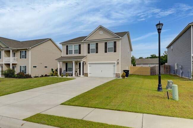 Building Photo - Spacious 5-Bedroom, 3-Bath Home with Modern Features in Elgin!