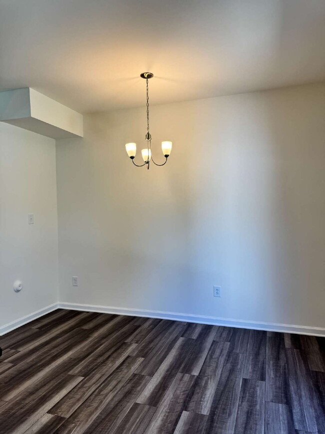 Building Photo - Brand New 3-Bedroom Townhome for Rent in The Glens at Scott Place ***MOVE IN SPECIAL $500 off fir...
