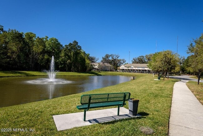 Building Photo - 8432 Thornbush Ct