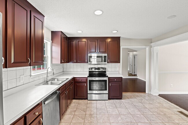 Building Photo - Beautiful Ranch Home with Large Fenced in Yard - Willow Spring - Available July 1st!