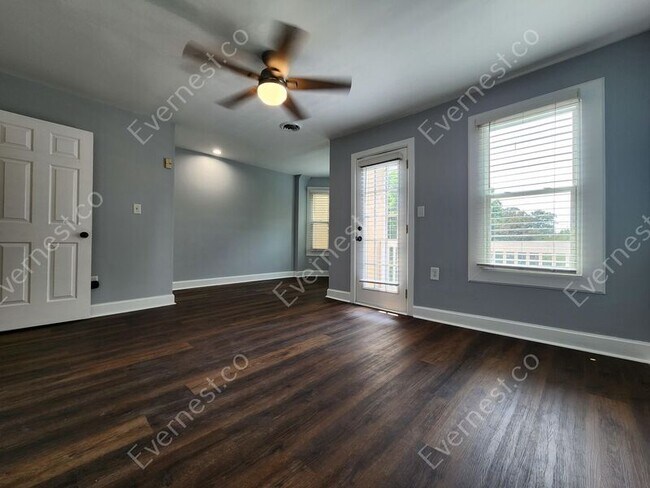 Building Photo - 41 Delta Pl NE