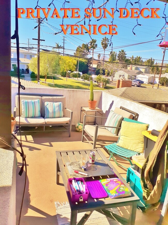 Patio example of decorations - 1514 Penmar Ave