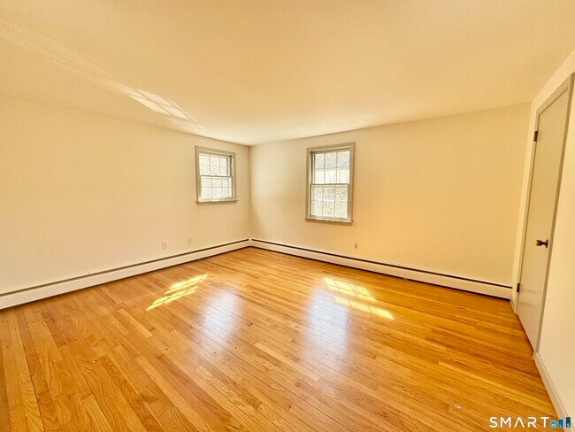 Building Photo - 14 Bower Rd