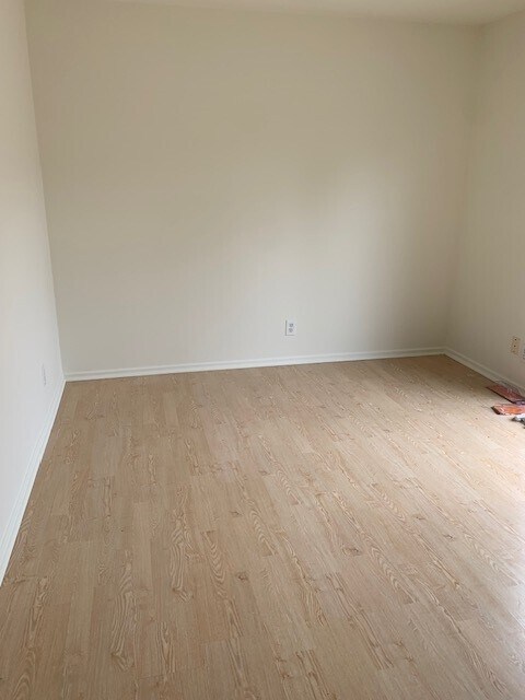 Building Photo - 270 Savona Ave