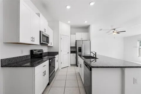 Building Photo - 5524 Blue Azure Dr