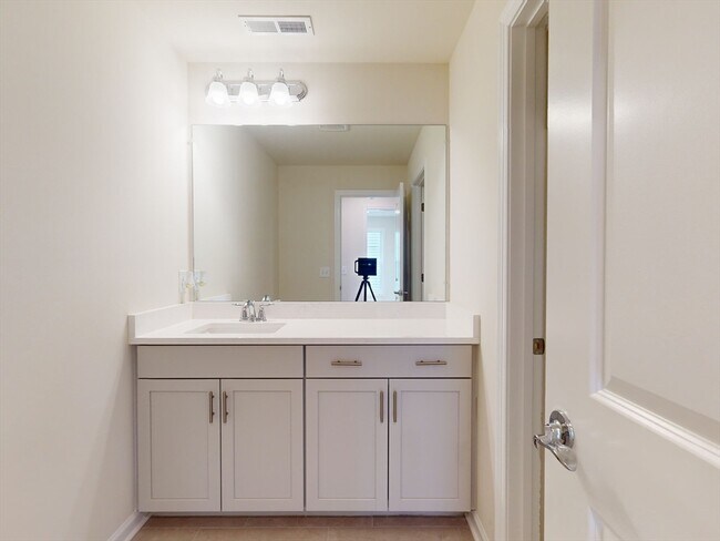 Building Photo - 106 Heron Ln