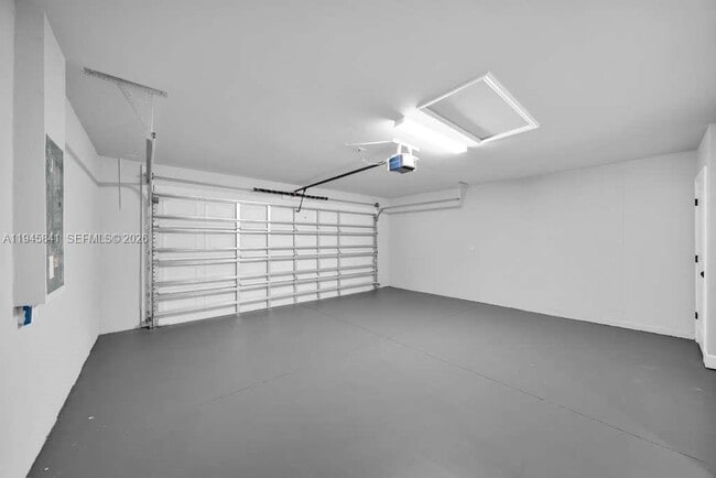 Building Photo - 3210 10th St SW