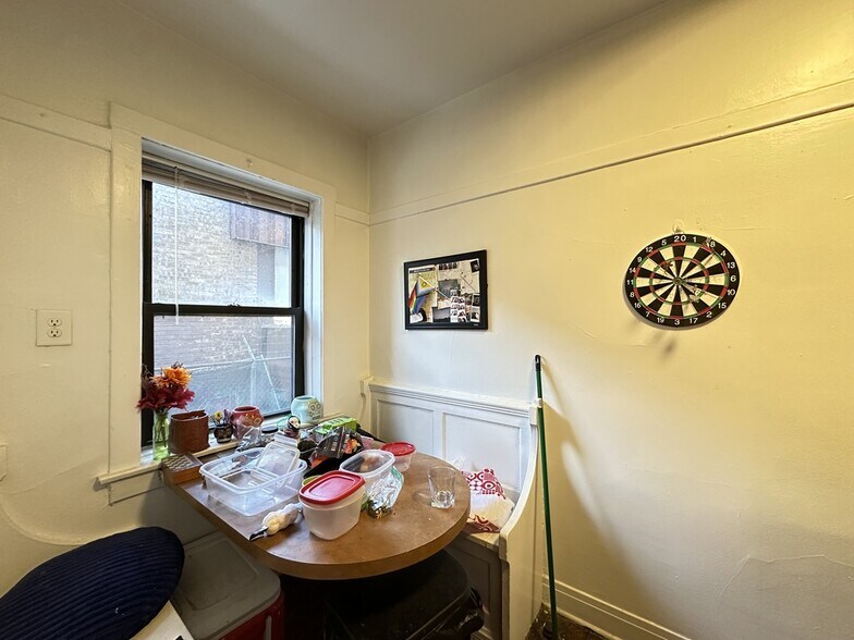 Building Photo - 3034 N Halsted St