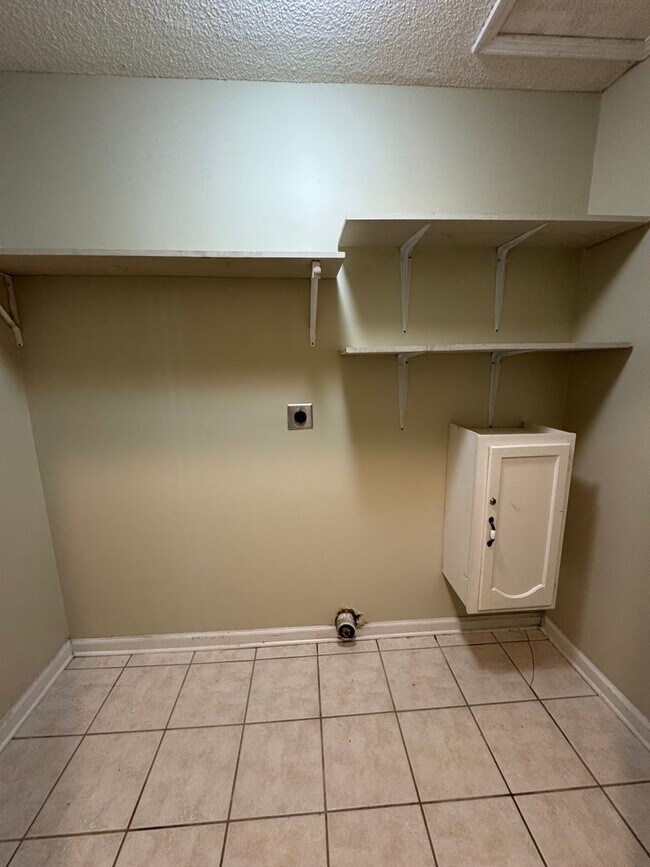 Building Photo - 150&amp;152 Rogers Drive, Rome, GA 30165