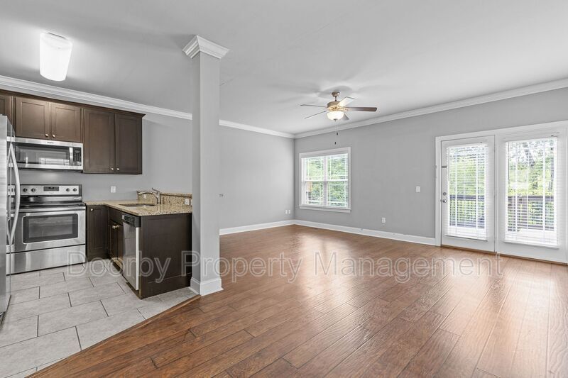 Building Photo - 723 Ladd Ave